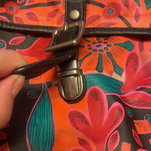 Satchel type bag. Almost like a book bag. - Picture 4 of 7